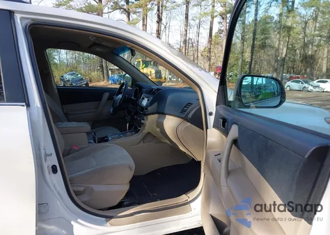 2013 Toyota Highlander Base Plus V6 из США, поврежденный, VIN 5TDBK3EH9DS192668